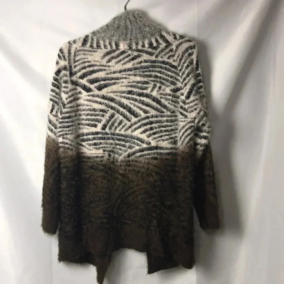 NWT OLIVER WO SZ MED ANIMAL PRINT SWEATER. SOFT AND COMFY OPEN FRONT - Picture 9 of 11
